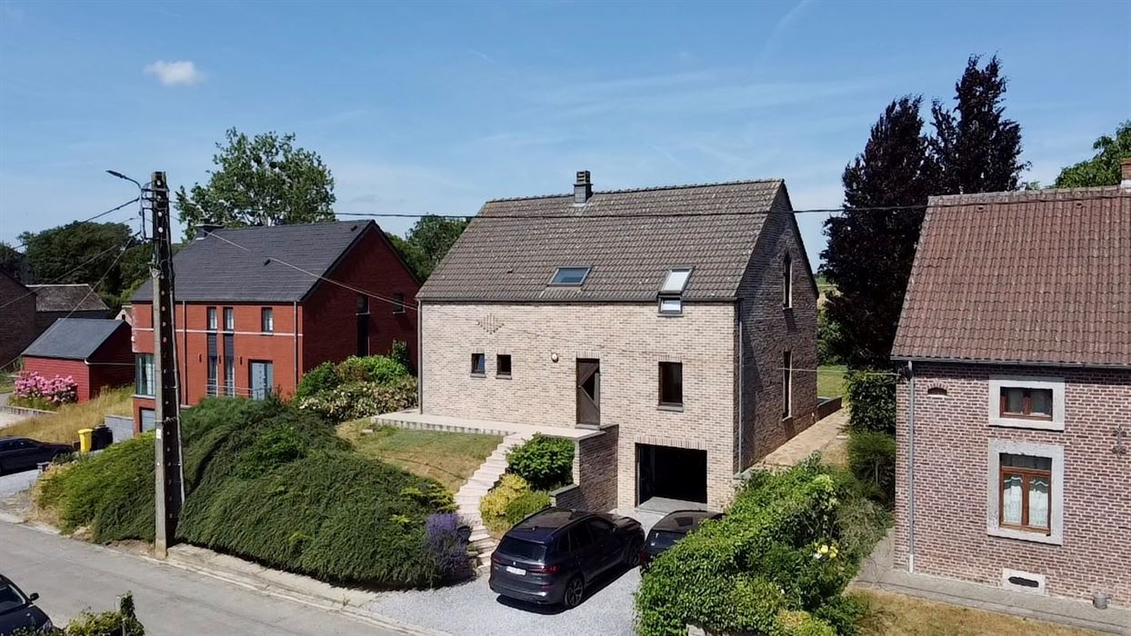 Absil Immobilière vous présente une jolie Villa