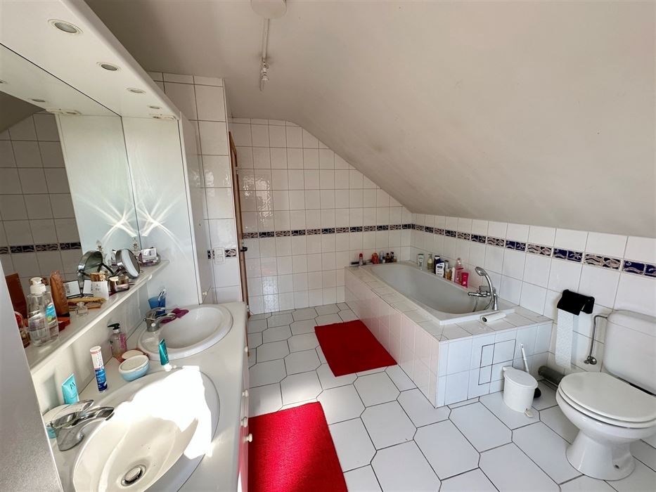 Absil Immobilière vous présente une jolie Villa