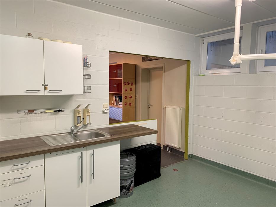 Absil Immobilière : Beau bureau avec parking
