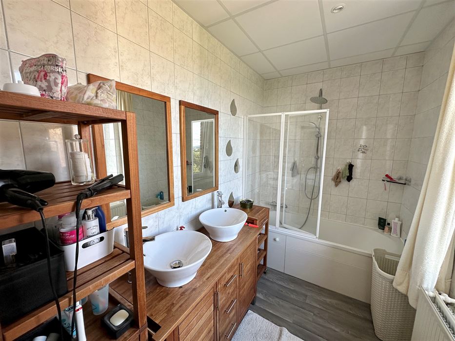 Absil Immobilière : Maison villageoise 6 ch avec piscine