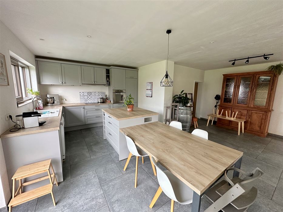 Absil Immobilière vous présente une fermette rénovée 4ch