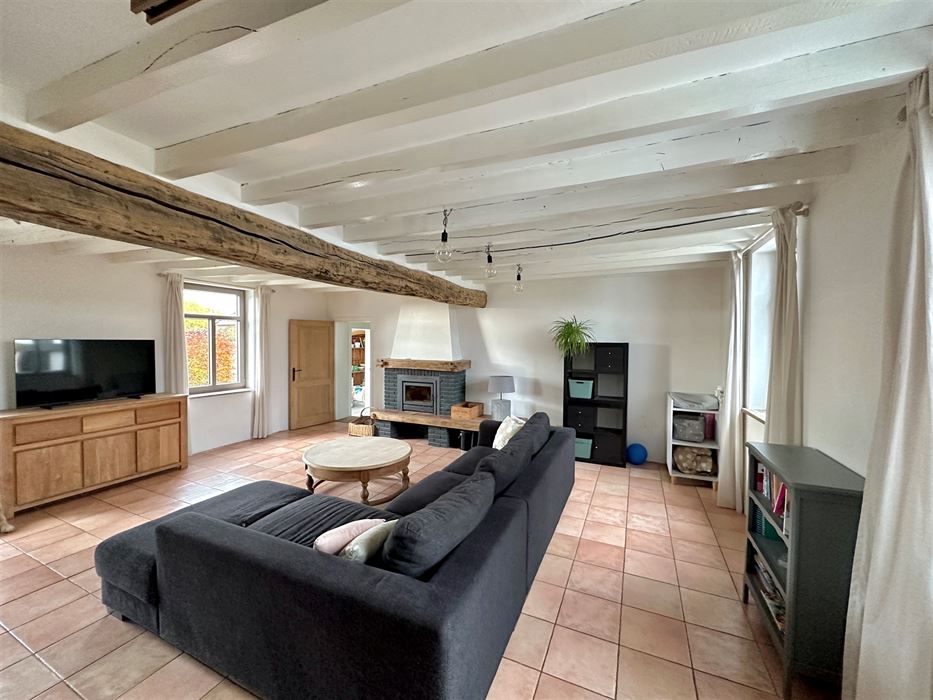 Absil Immobilière vous présente une fermette rénovée 4ch