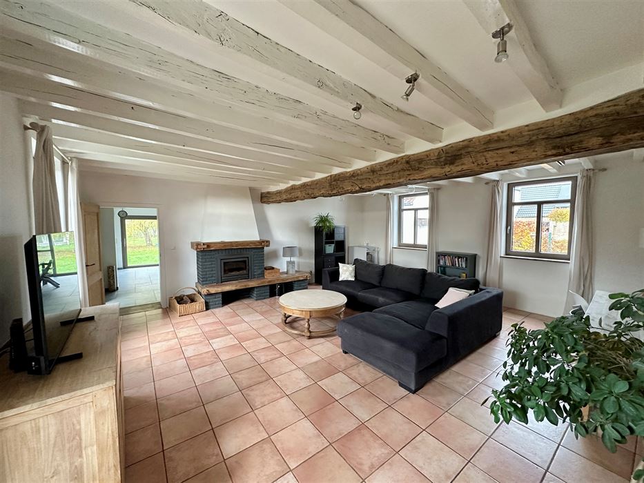 Absil Immobilière vous présente une fermette rénovée 4ch