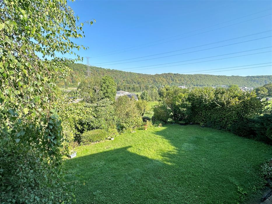 Absil Immobilière vous présente une spacieuse villa sur les hauteurs