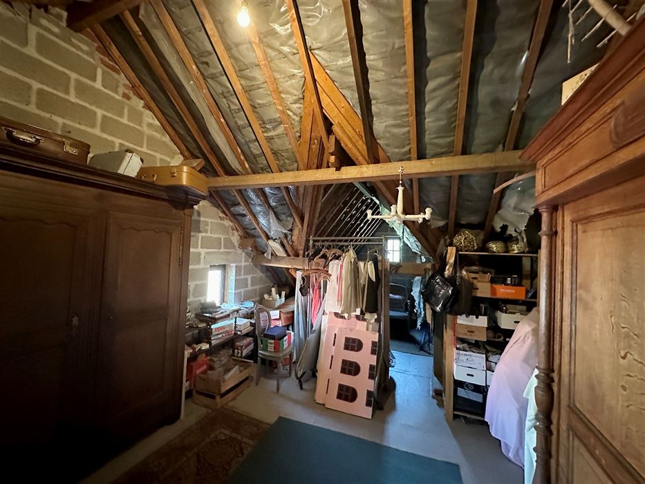 Absil Immobilière vous présente une spacieuse villa sur les hauteurs
