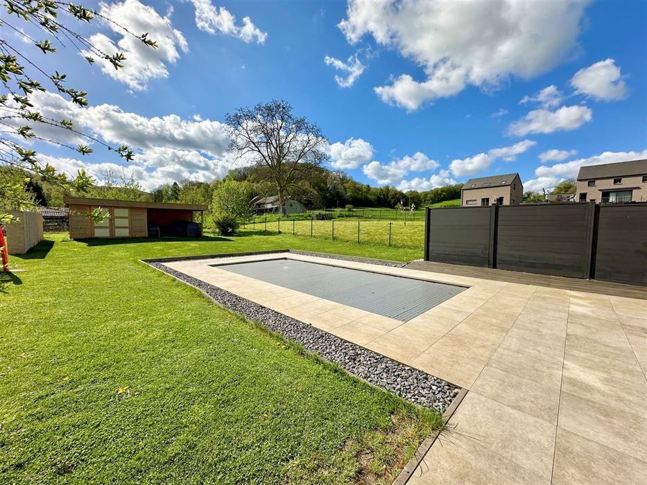 Absil Immobilière vous présente une villa avec piscine