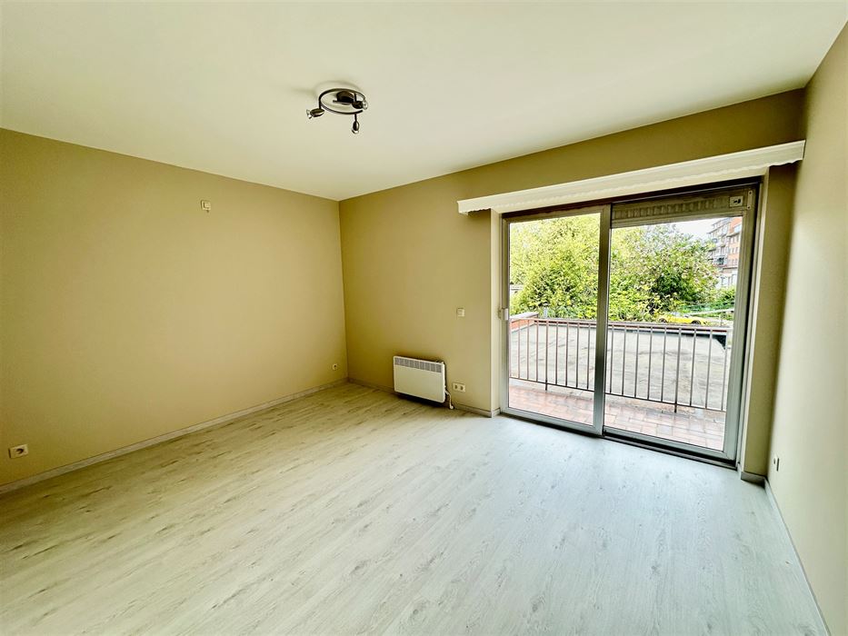 Absil Immobilière vous présente un bel appartement 2 ch rénové