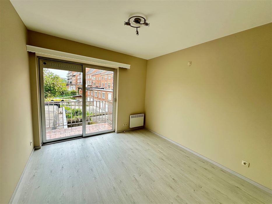 Absil Immobilière vous présente un bel appartement 2 ch rénové
