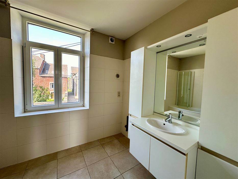 ABSIL immobilière vous présente appartement 2 ch avec terrasse