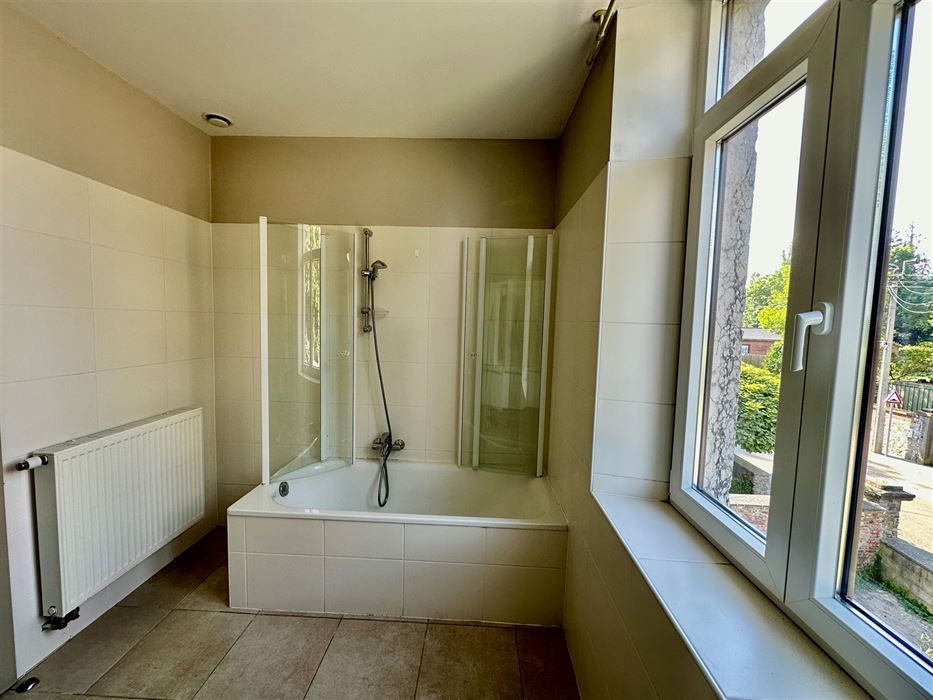 ABSIL immobilière vous présente appartement 2 ch avec terrasse