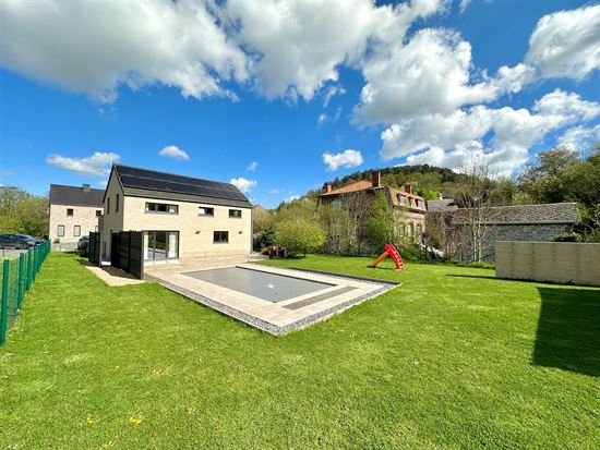 Absil Immobilière vous présente une villa avec piscine
