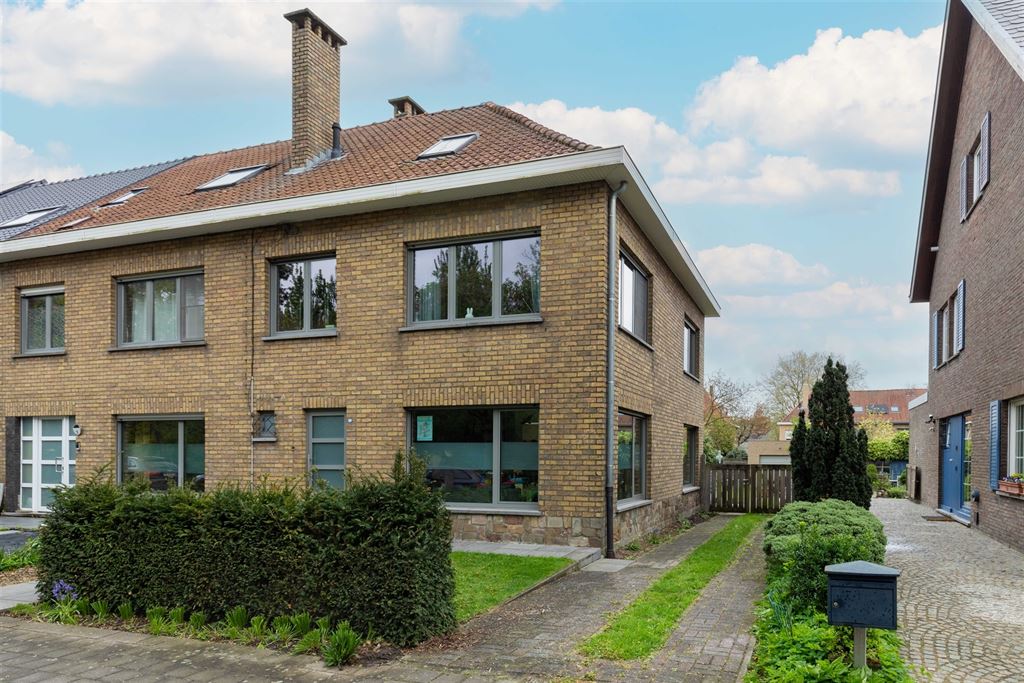 Huis te 8200 SINT-ANDRIES (België) - Prijs € 1.200